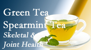 Dr. Hoang's Chiropractic Clinic presents the benefits of green tea on skeletal health, a bonus for our Montreal chiropractic patients.